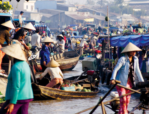 vietnam_mekong-delta_floating-market_19